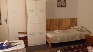 Проживание в семье Dom na Ludowo w Brzeźnicy Brzeźnica Стандартный трехместный номер с собственной ванной комнатой-7